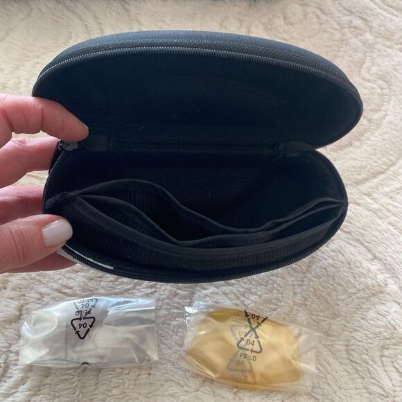 Cavalo Eye Glasses Case with additional lenses - Picture 3 of 7